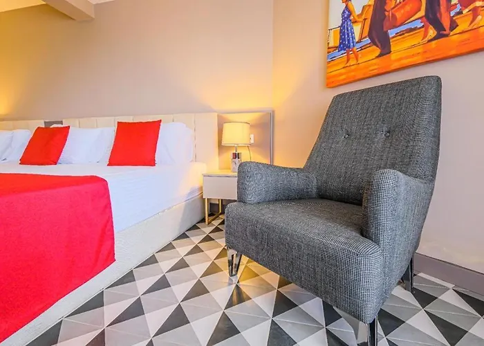 Feniks Priority Hotel