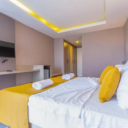 Hotell Feniks Priority 4*