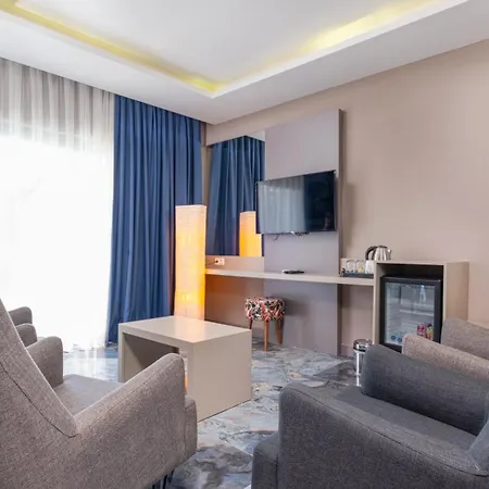 Feniks Priority Hotel