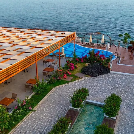 Feniks Priority Hotel