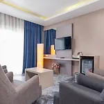 Feniks Priority Hotel