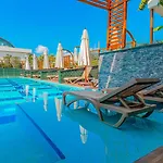 Feniks Priority 4* Okurcalar