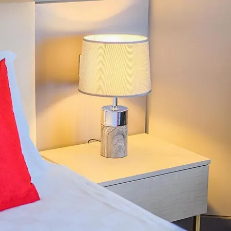 Feniks Priority Hotel